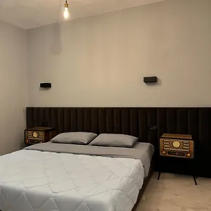 Nikki 3 Tirana