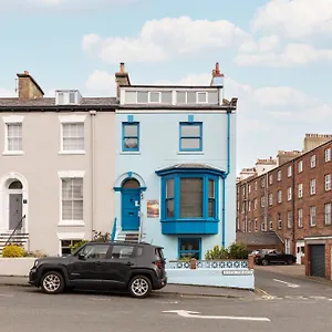 https://the-town-house-whitby.yorkshirehotels.net