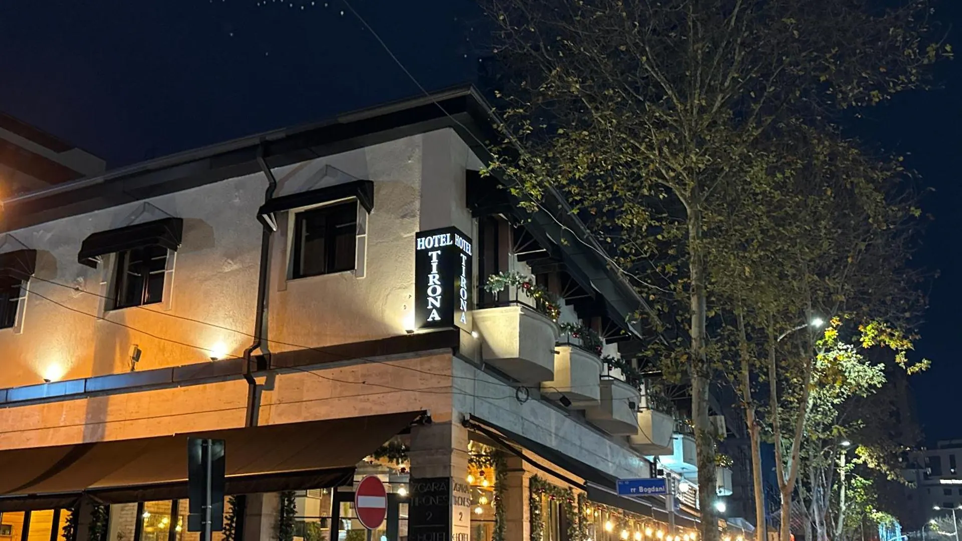 Hotel Tirona 티라나