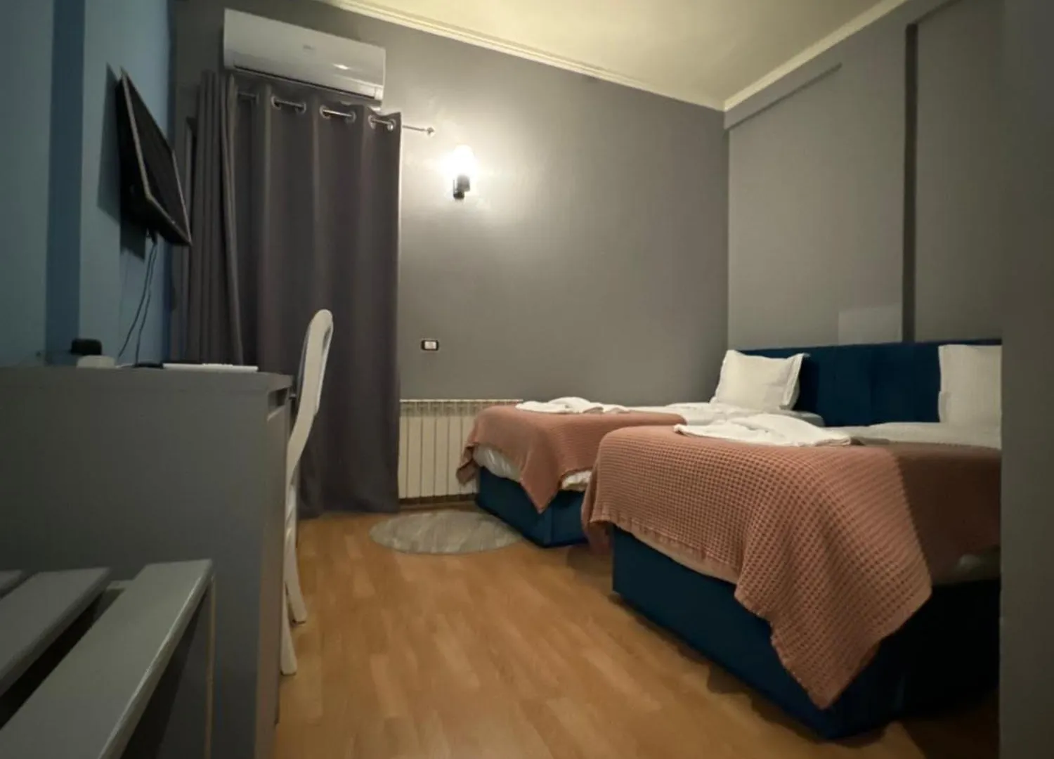 Hotel Tirona Tirana 0*,  Albania