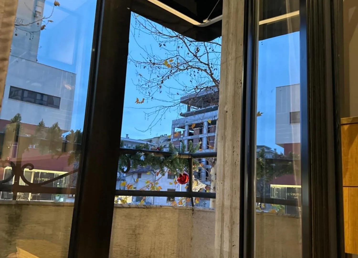 Hotel Tirona 티라나